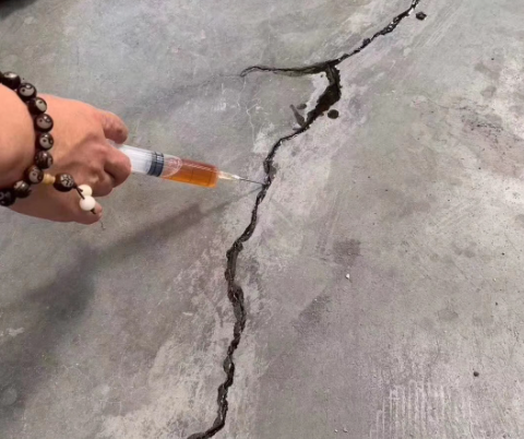 西乡塘混凝土裂缝修补技术详解​